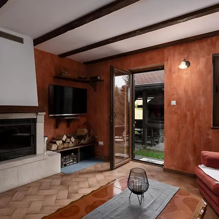 Semesterbostad Forest House Ivan